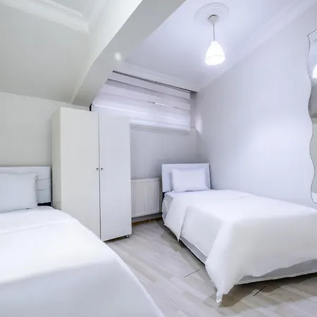 Central And Colorful Flat In Caferaga Kadikoy Appartement