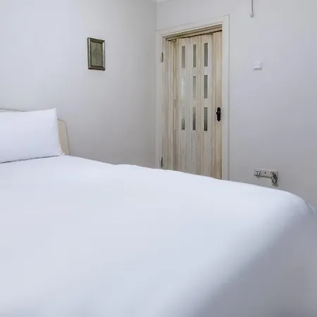Central And Colorful Flat In Caferaga Kadikoy *